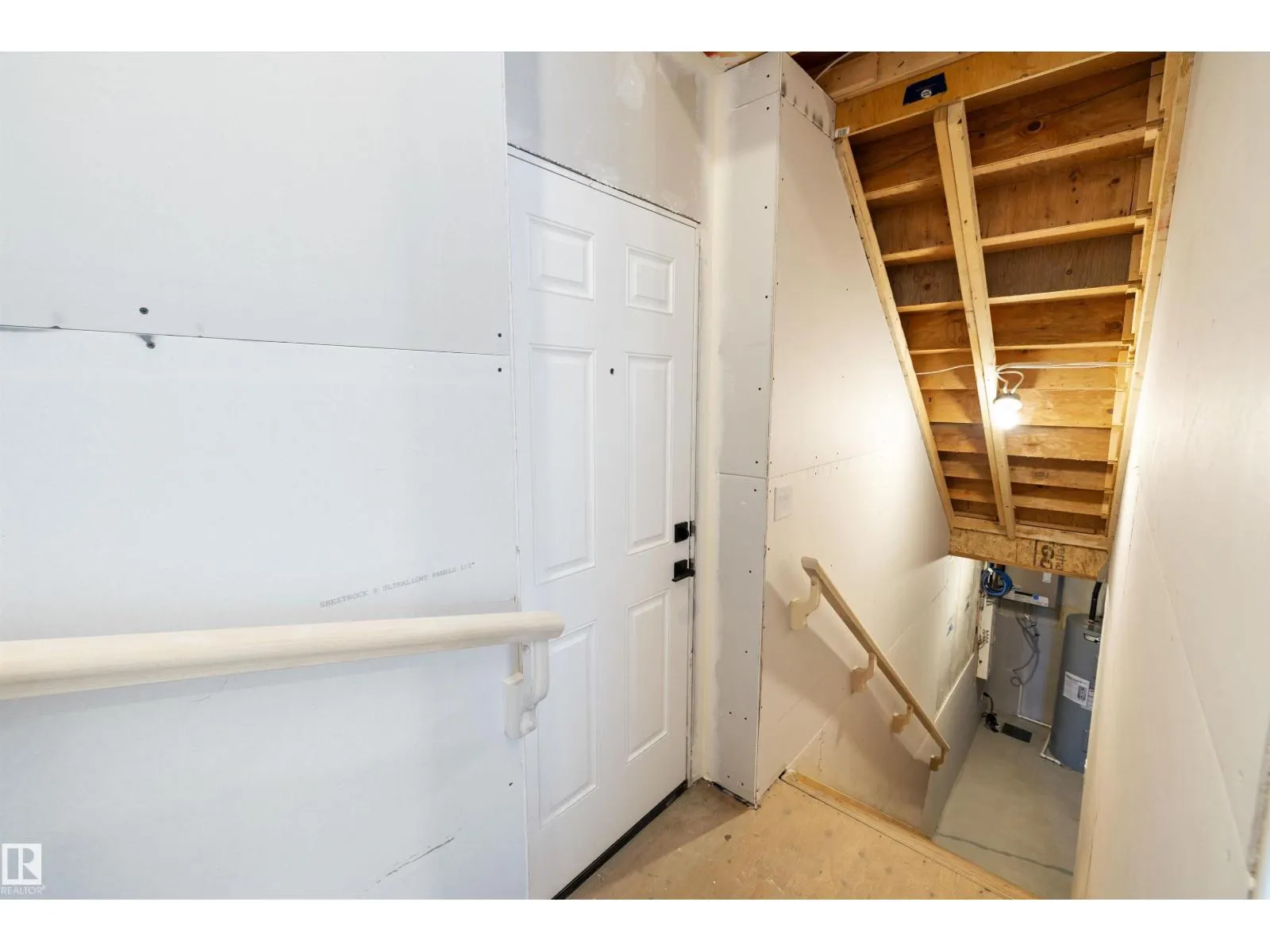 634 176 AV NE