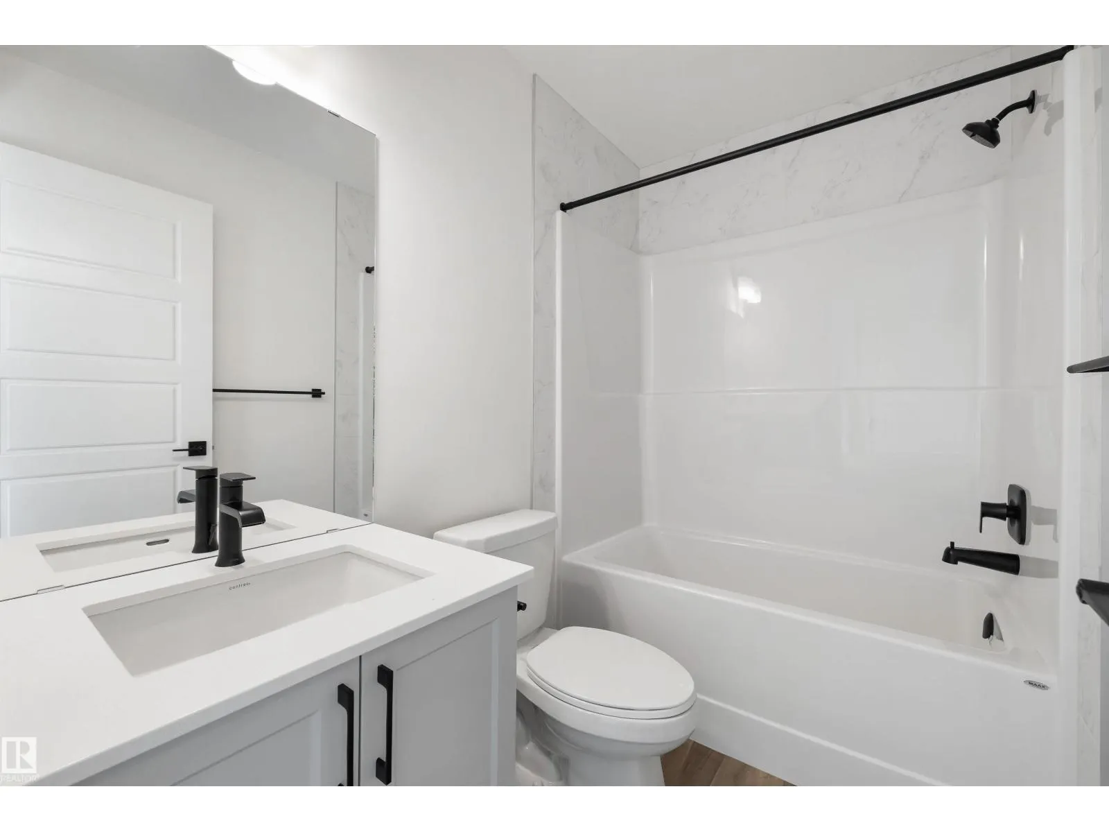 634 176 AV NE