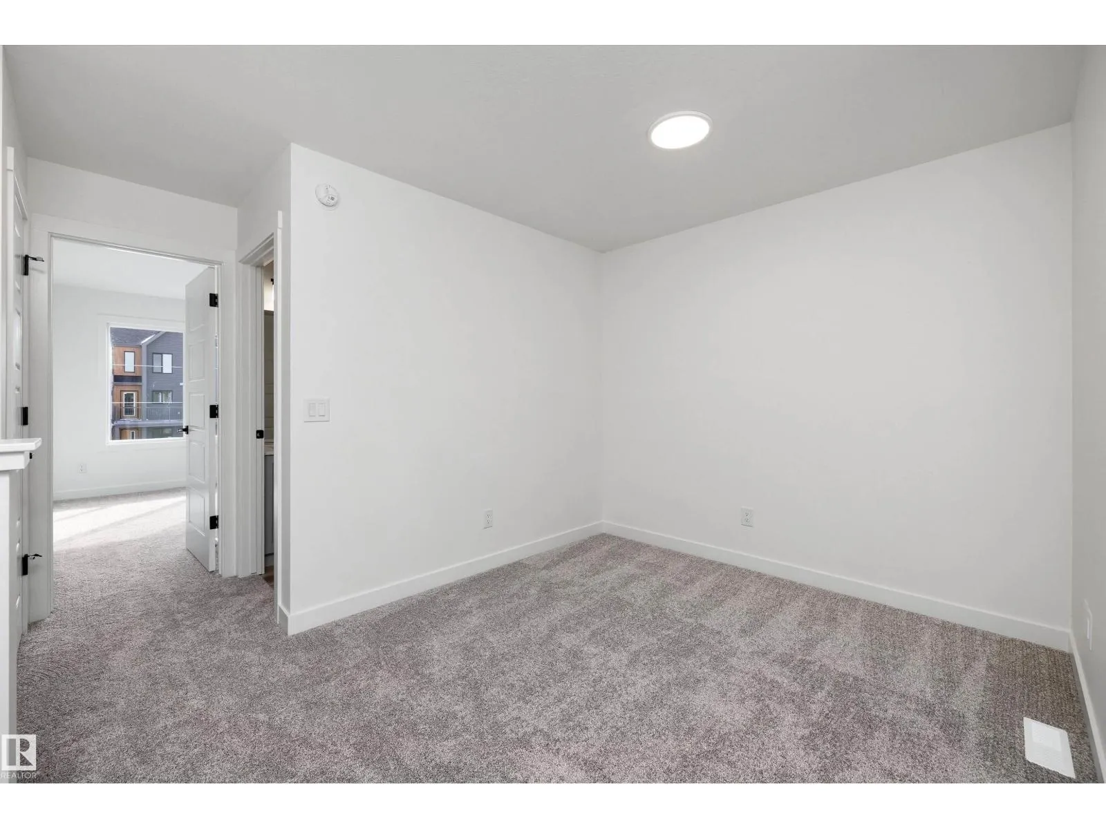 634 176 AV NE