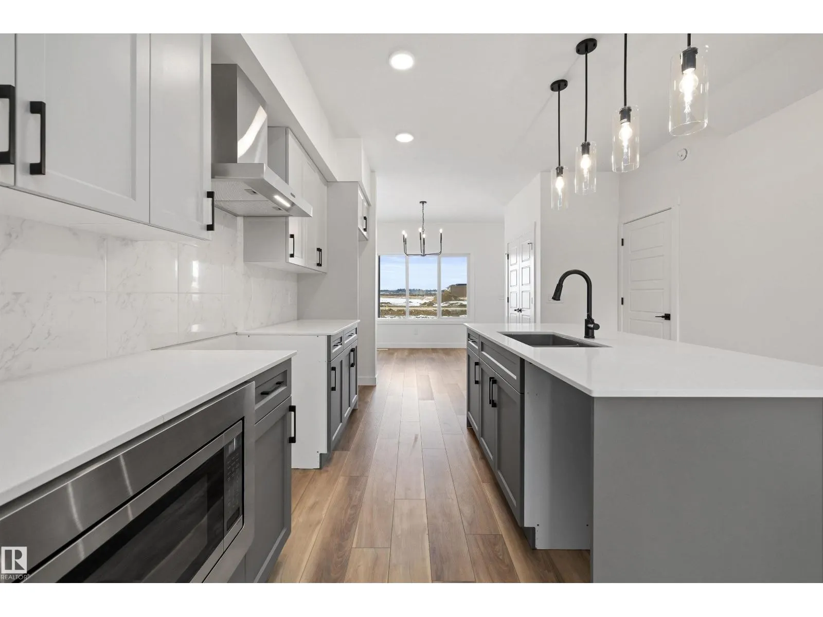634 176 AV NE