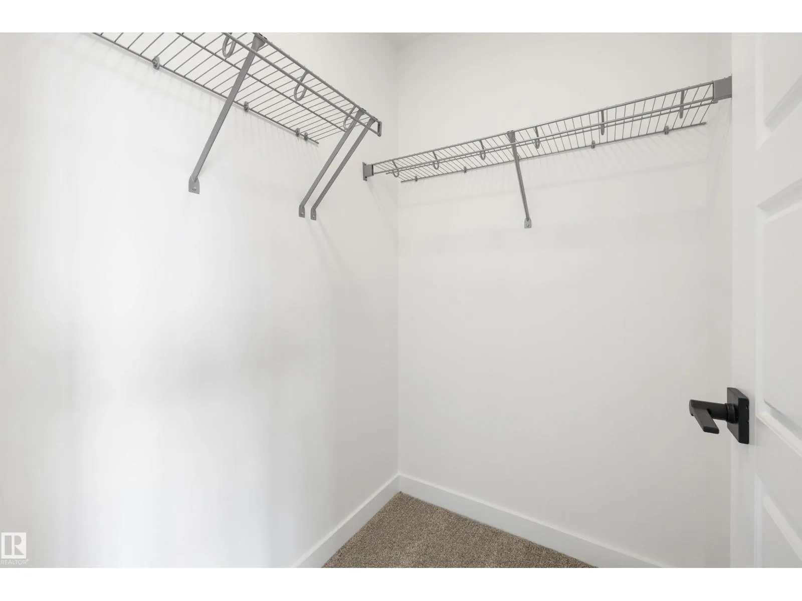 634 176 AV NE