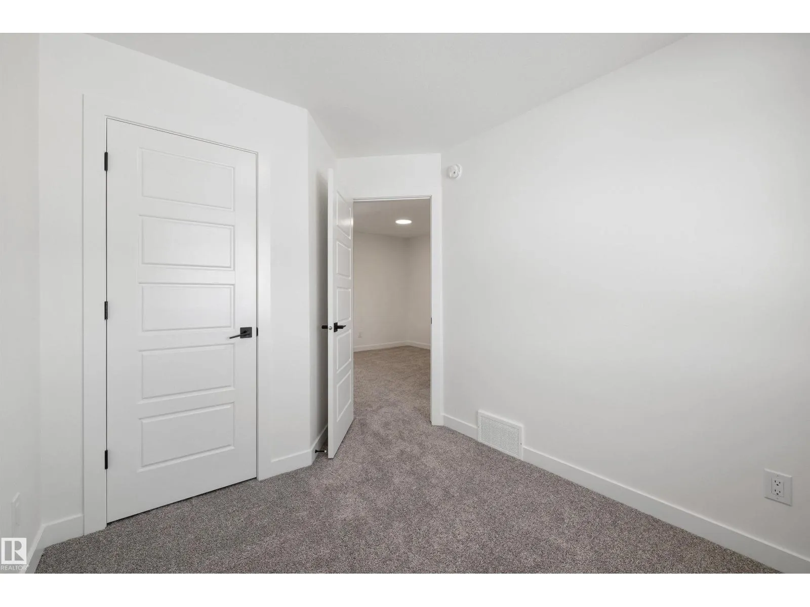 634 176 AV NE