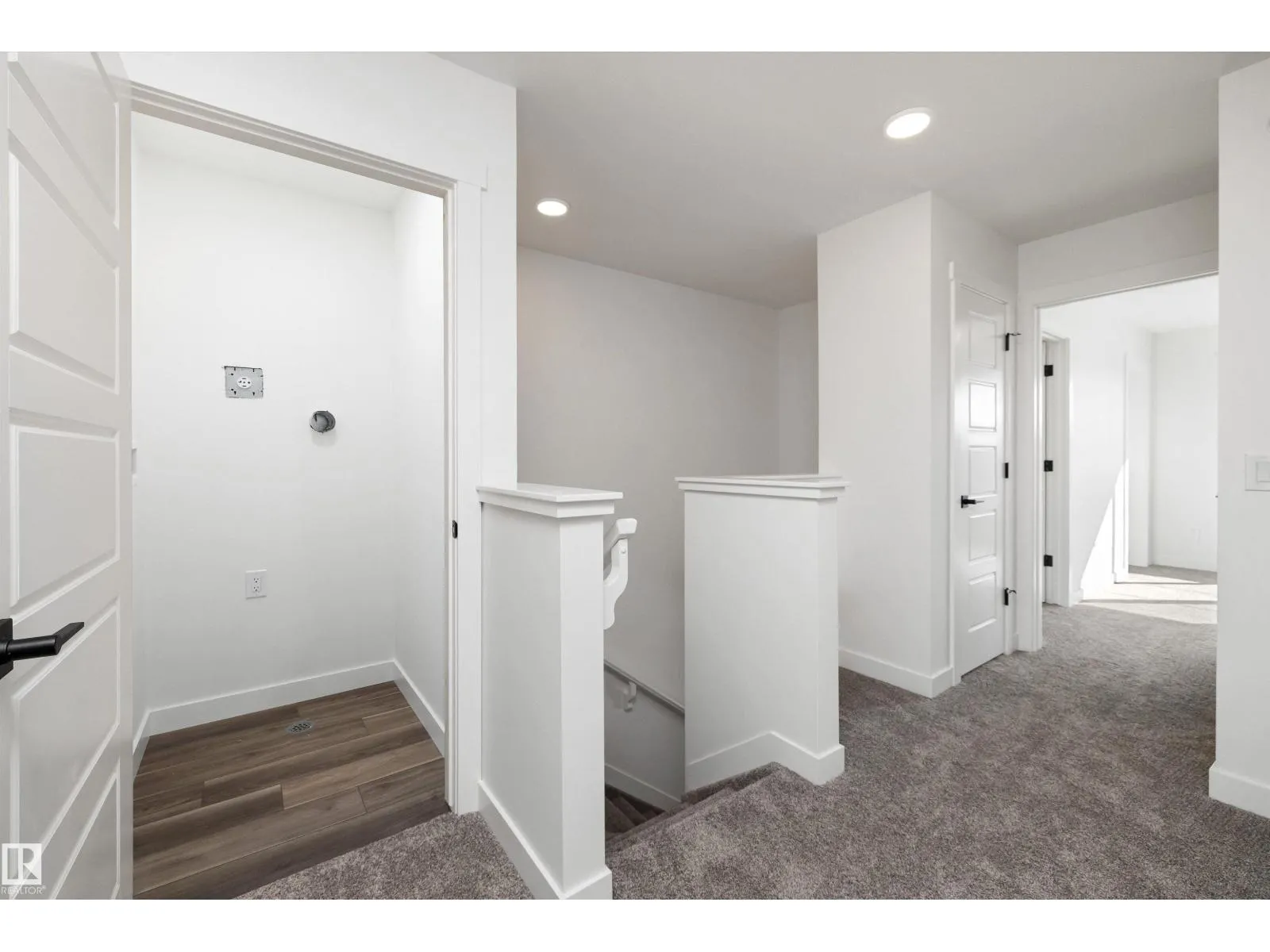 634 176 AV NE