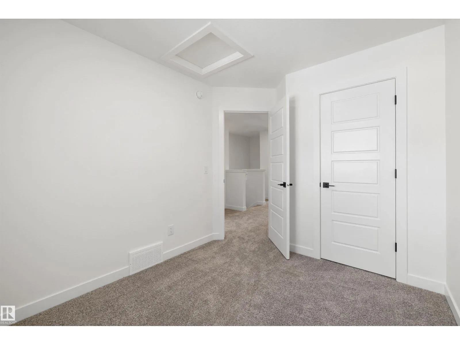 634 176 AV NE