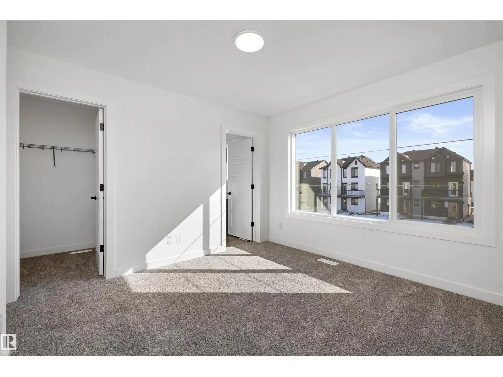 634 176 AV NE