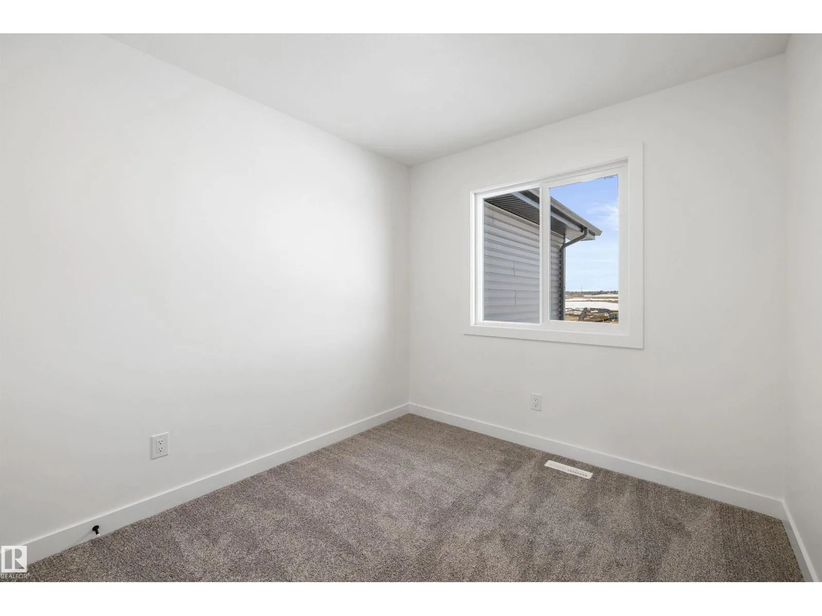 634 176 AV NE