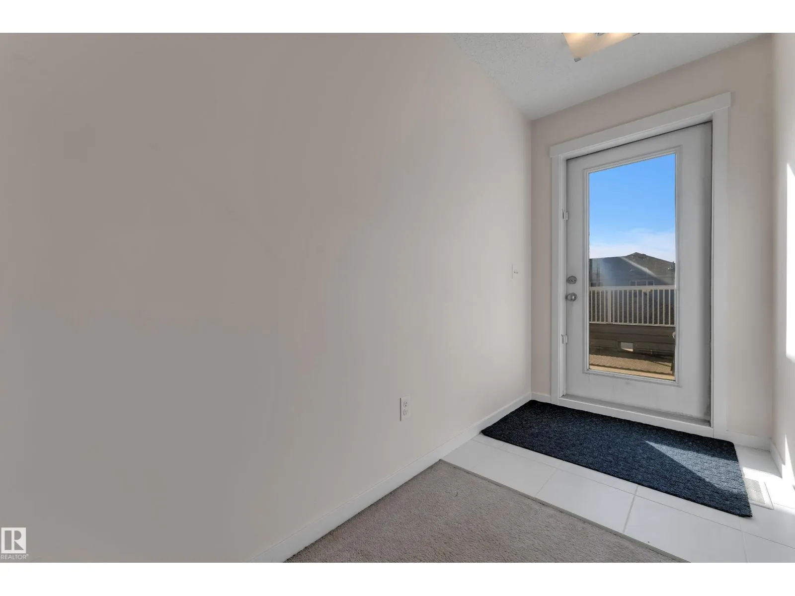 1517 27 AV NW
