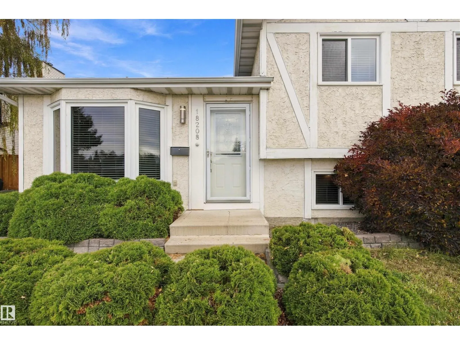 18208 99 AV NW