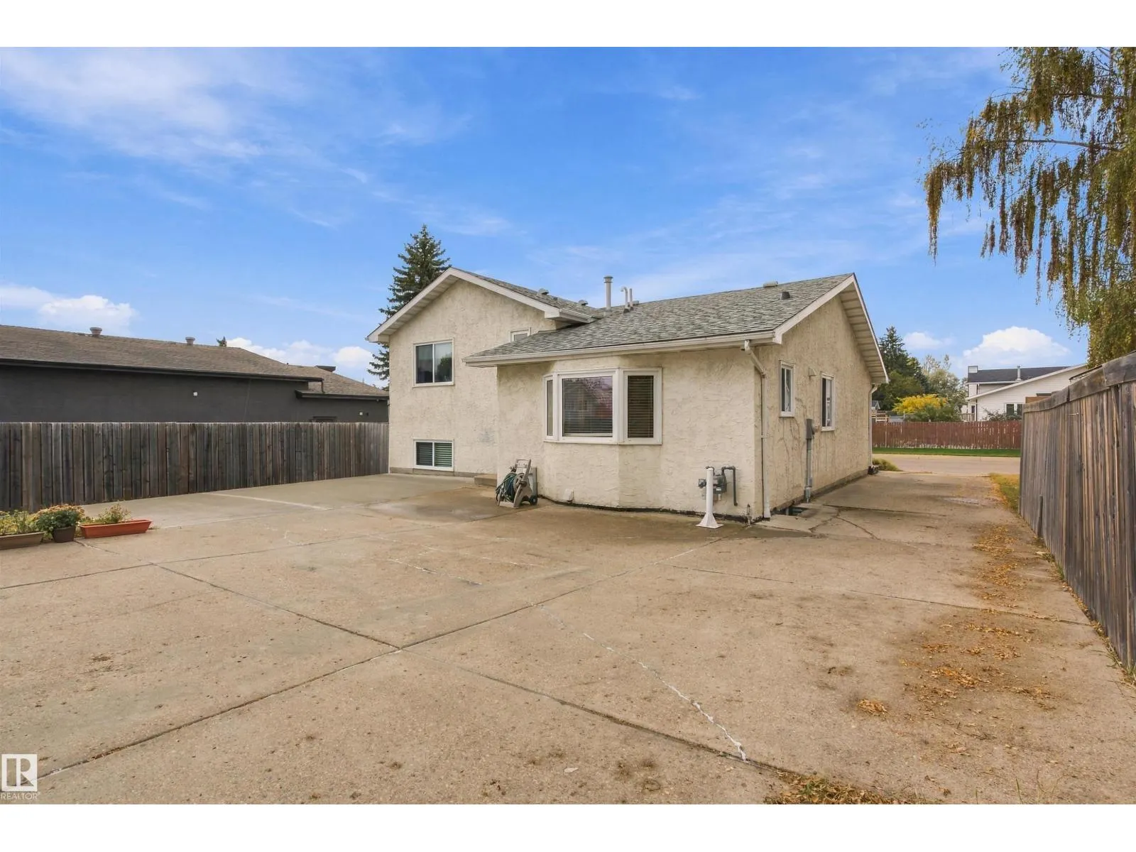 18208 99 AV NW