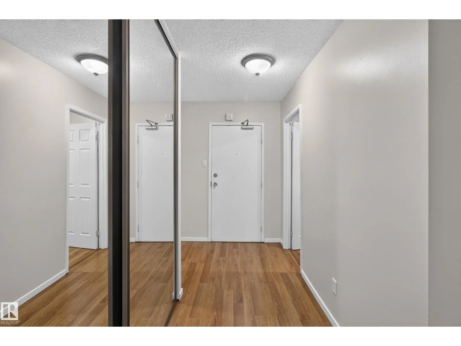 #206 10175 114 ST NW