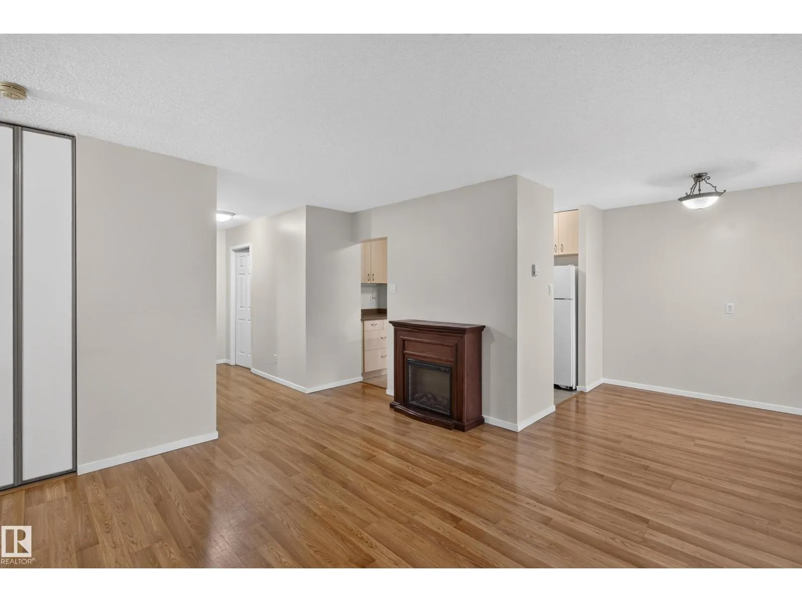 #206 10175 114 ST NW