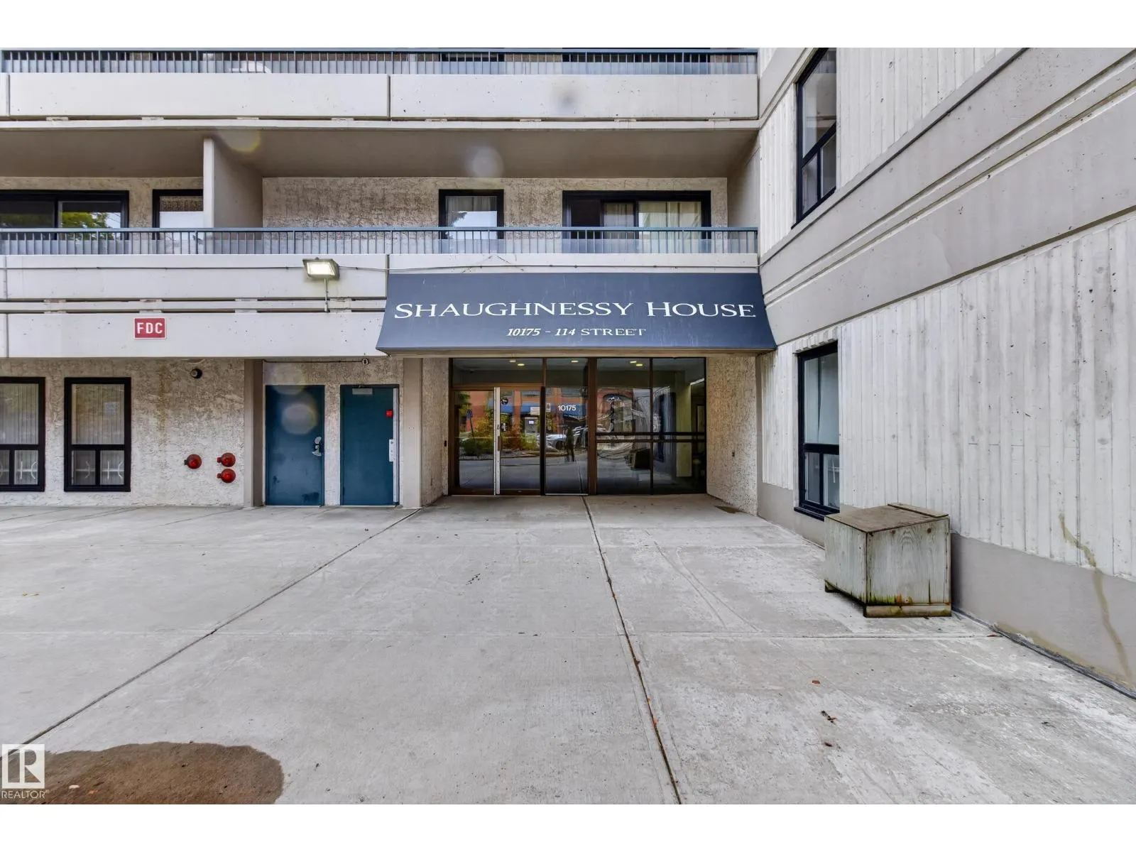#206 10175 114 ST NW