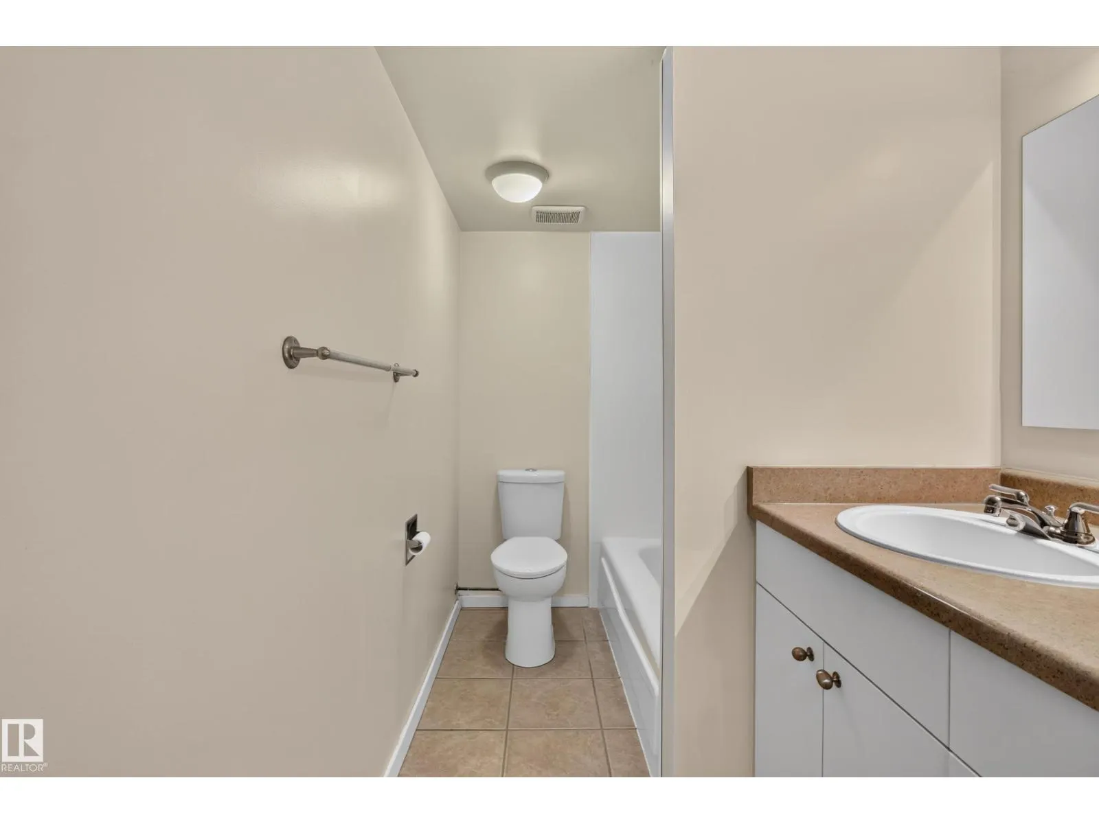 #206 10175 114 ST NW