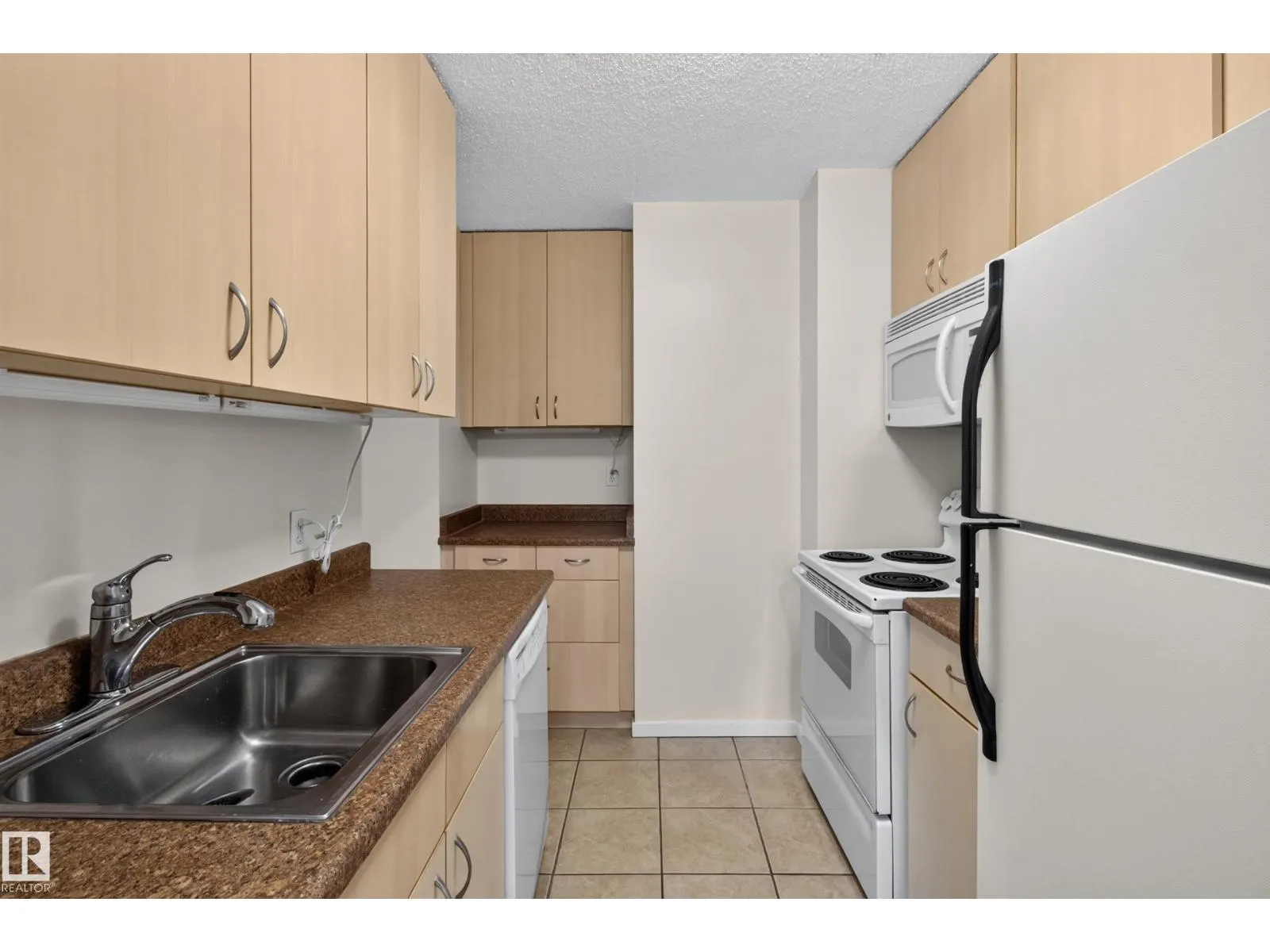 #206 10175 114 ST NW