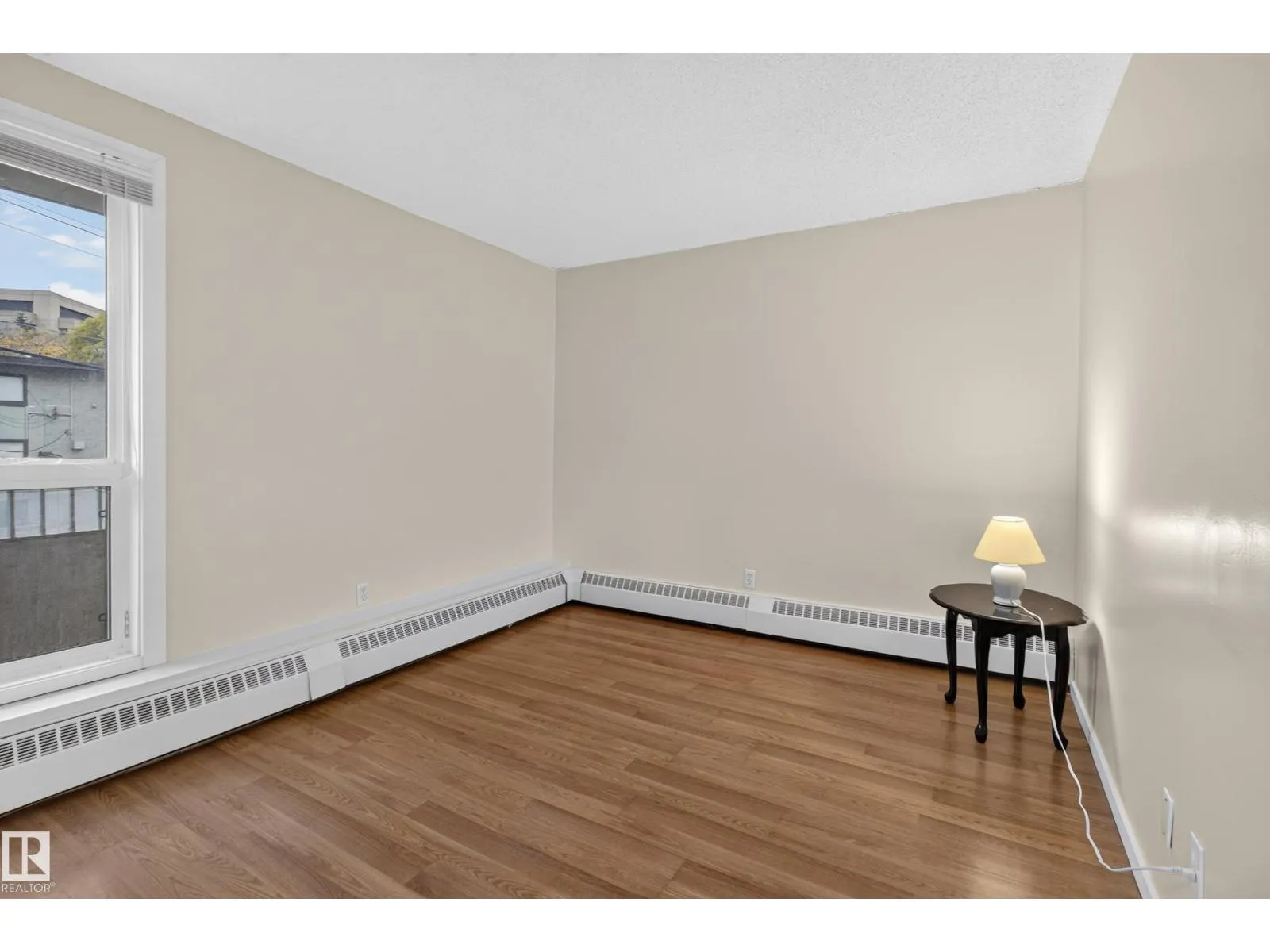 #206 10175 114 ST NW