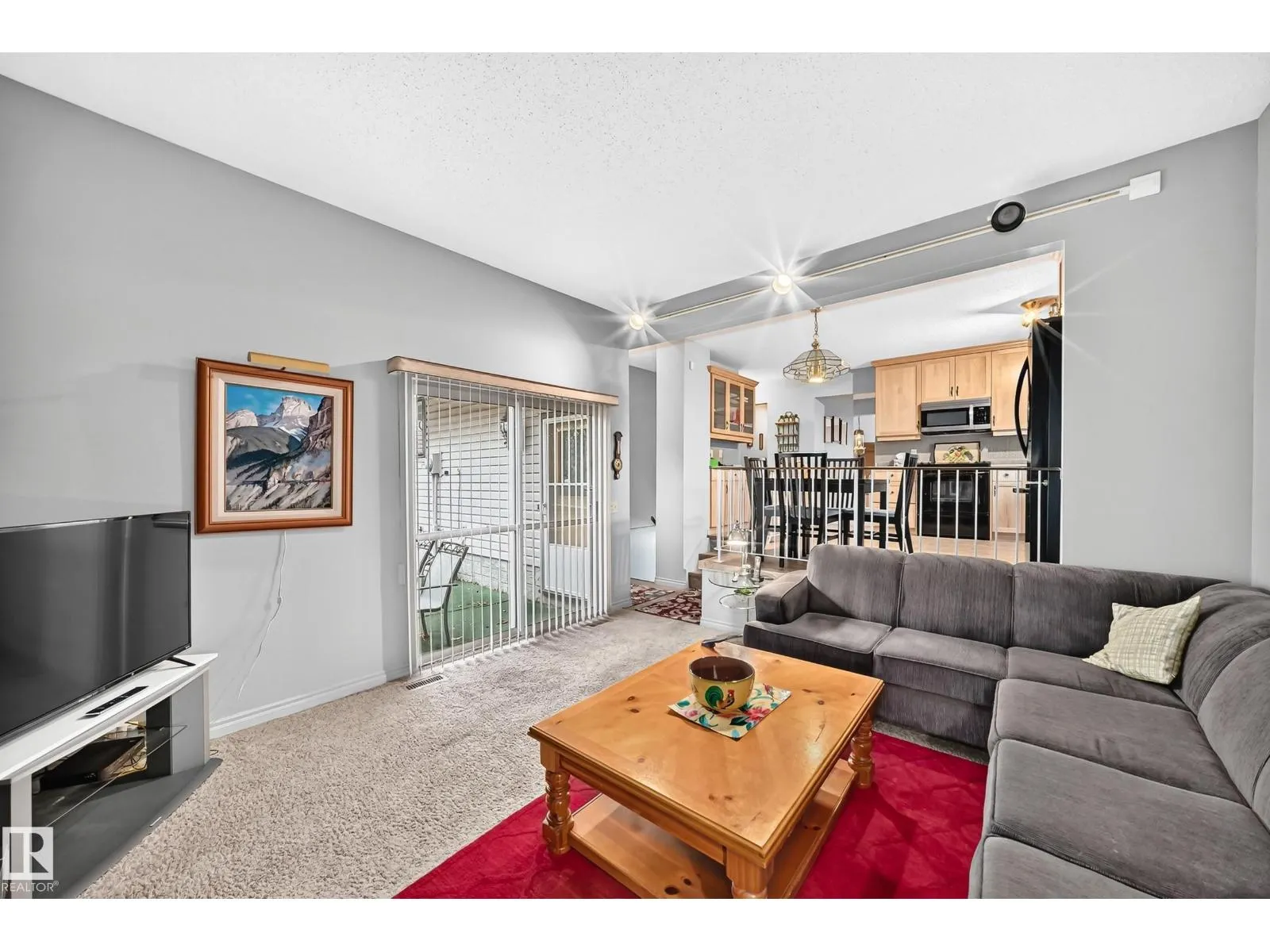 8612 176 ST NW