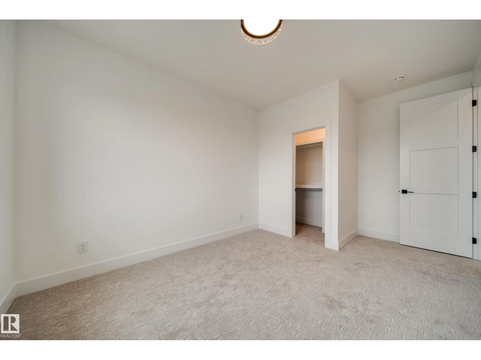 3142 Magpie WY NW