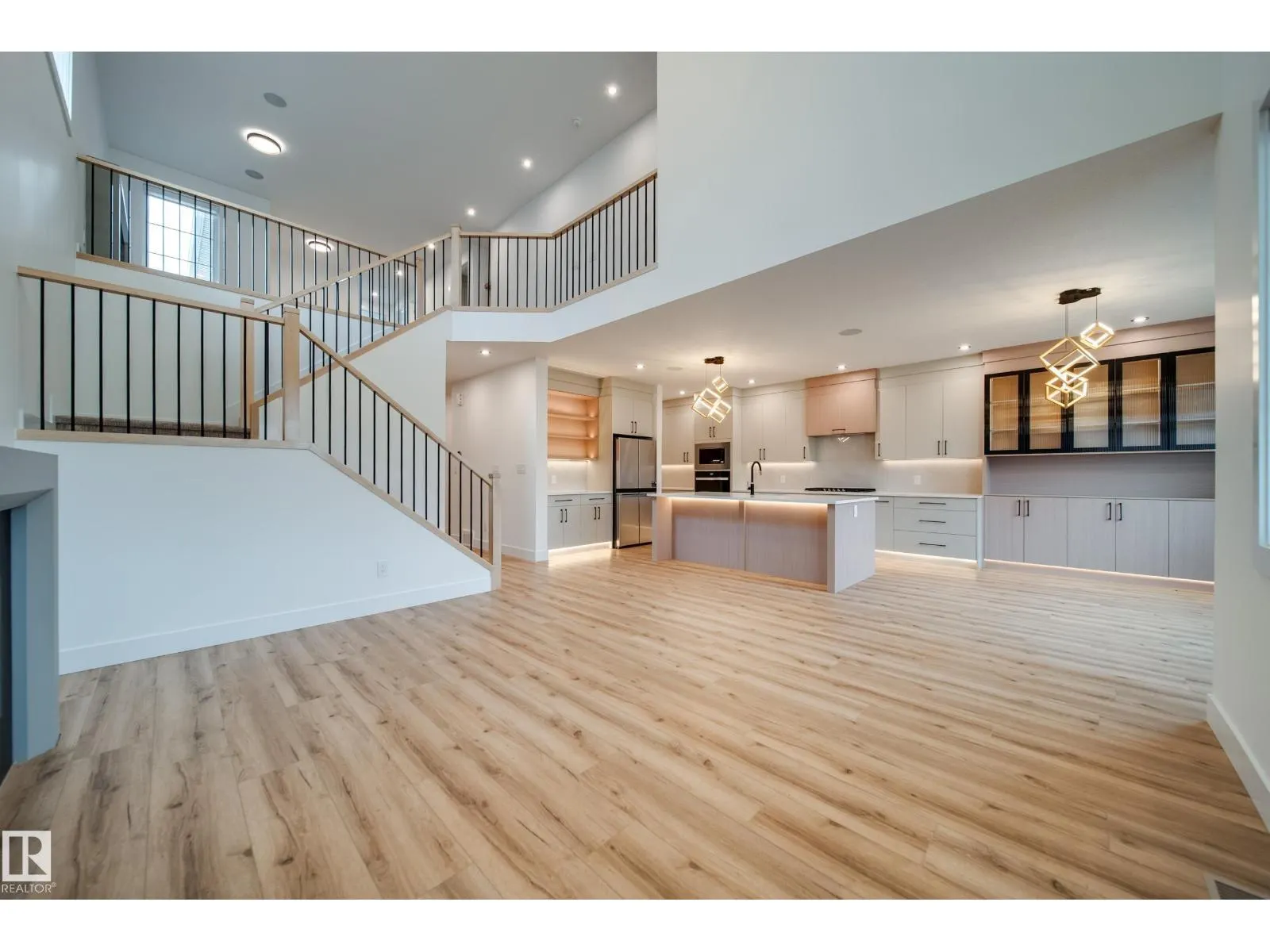 3142 Magpie WY NW