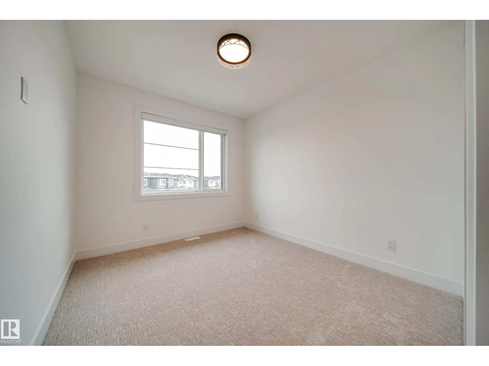 3142 Magpie WY NW