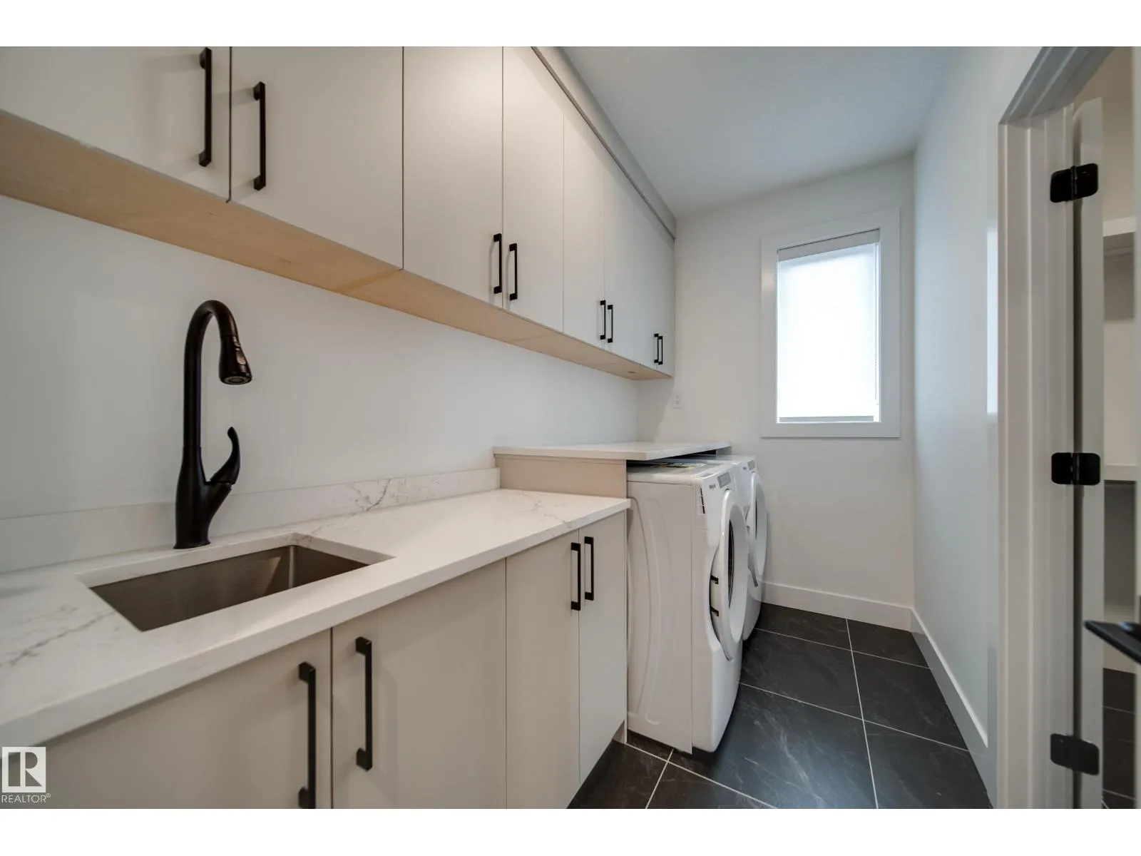 3142 Magpie WY NW