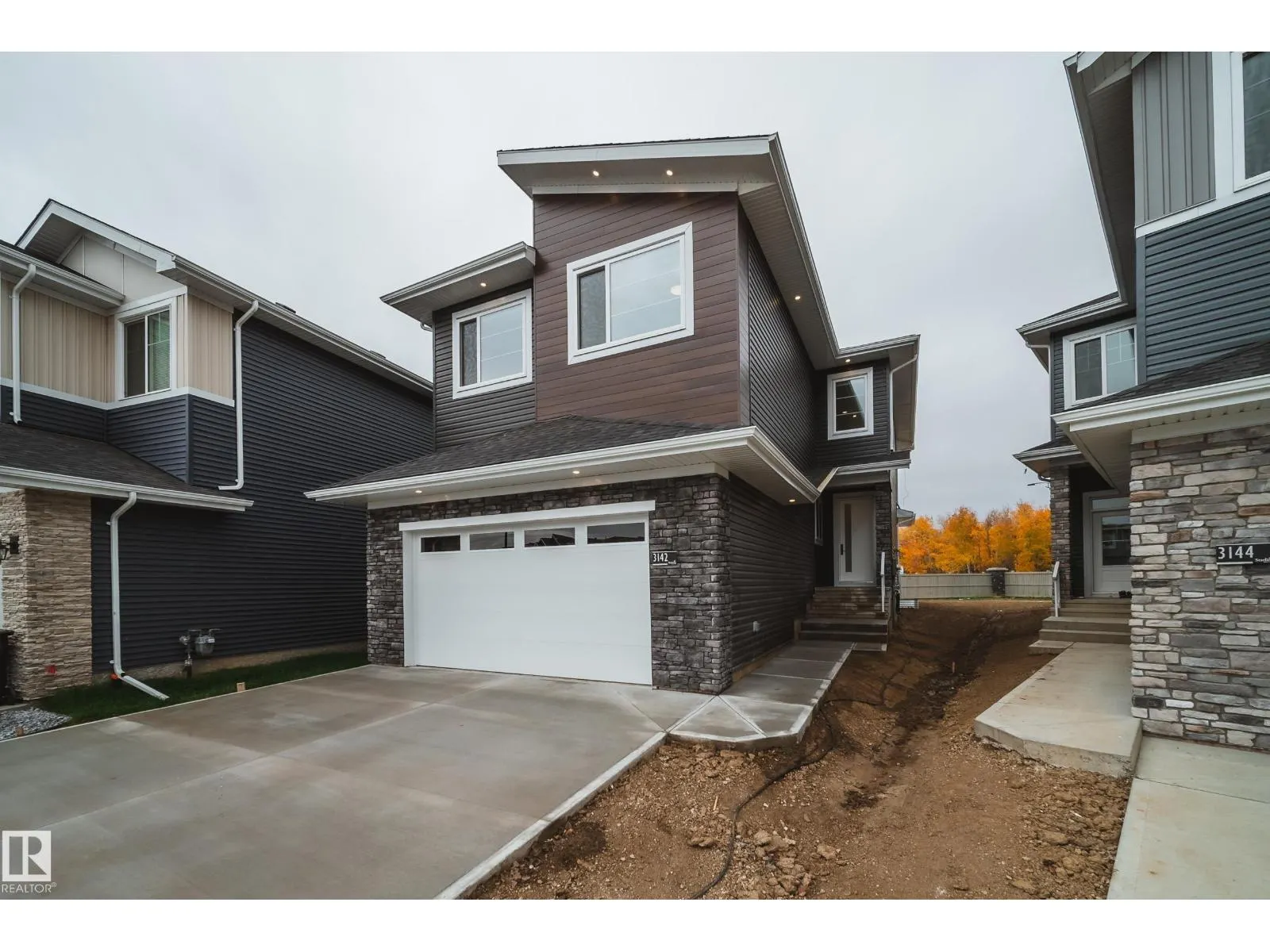 3142 Magpie WY NW