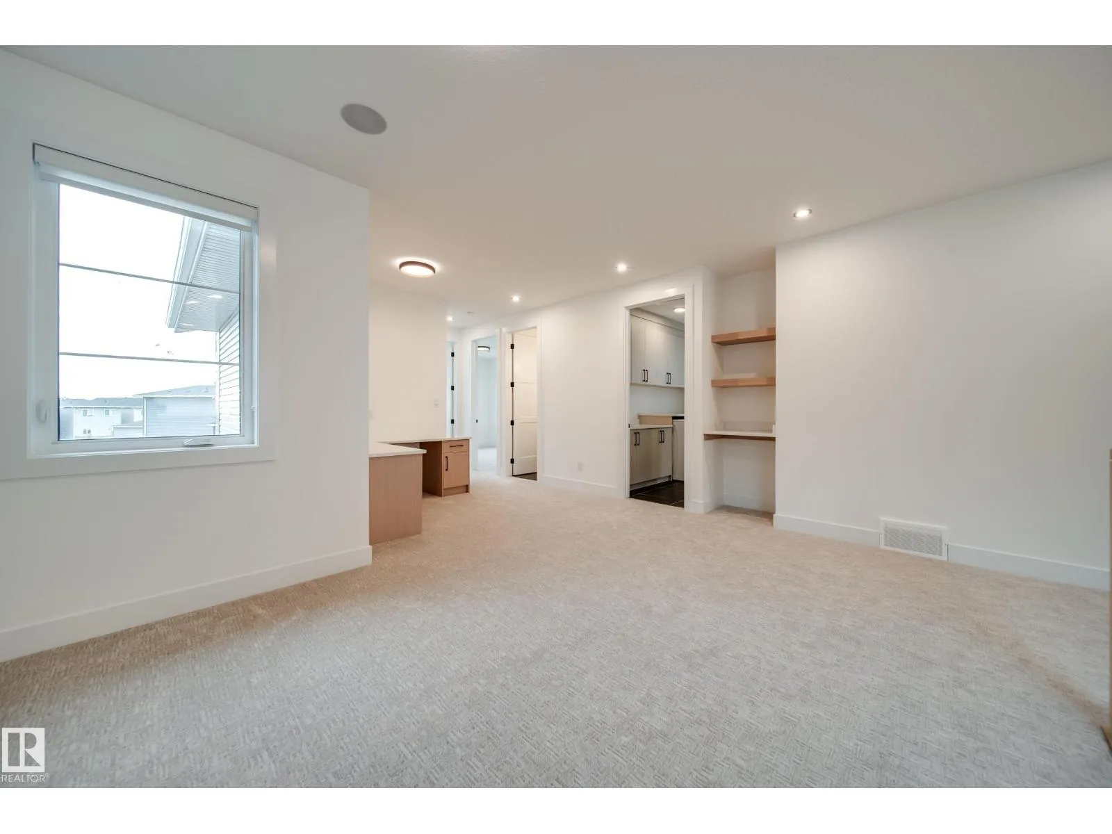 3142 Magpie WY NW