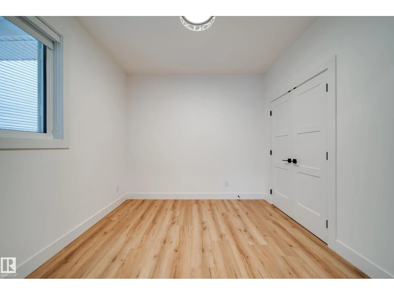 3142 Magpie WY NW