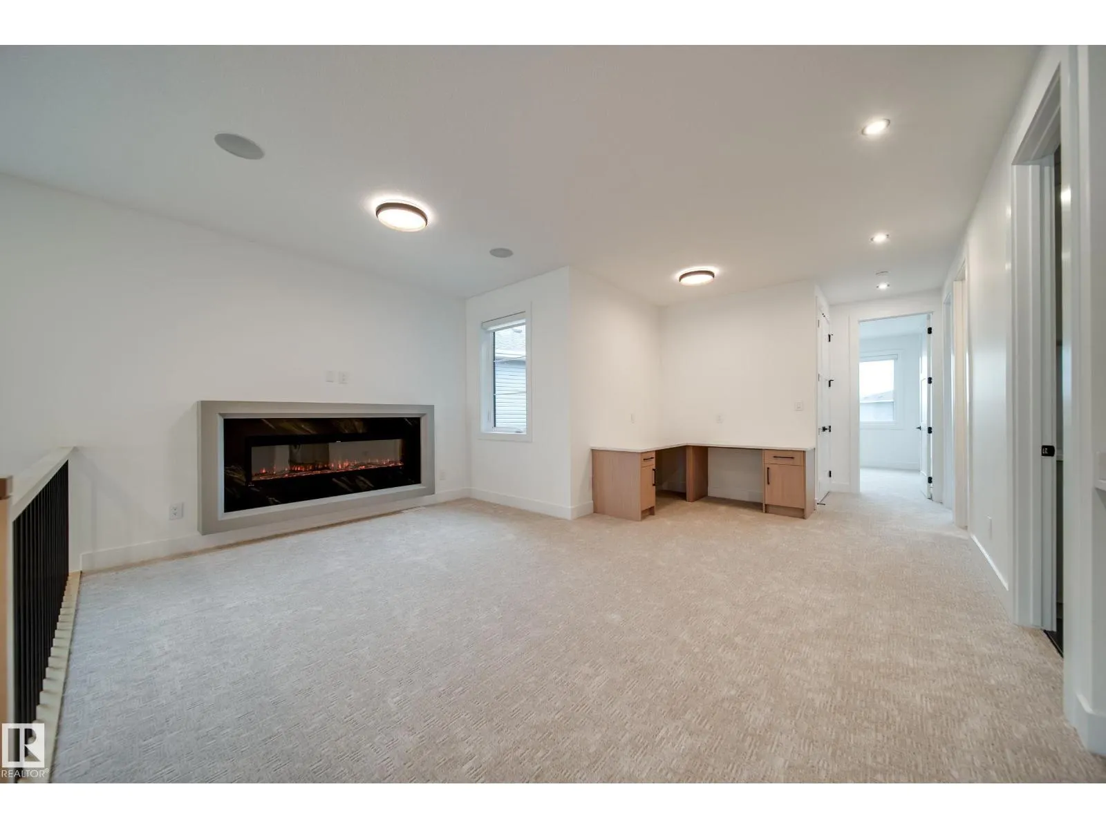 3142 Magpie WY NW