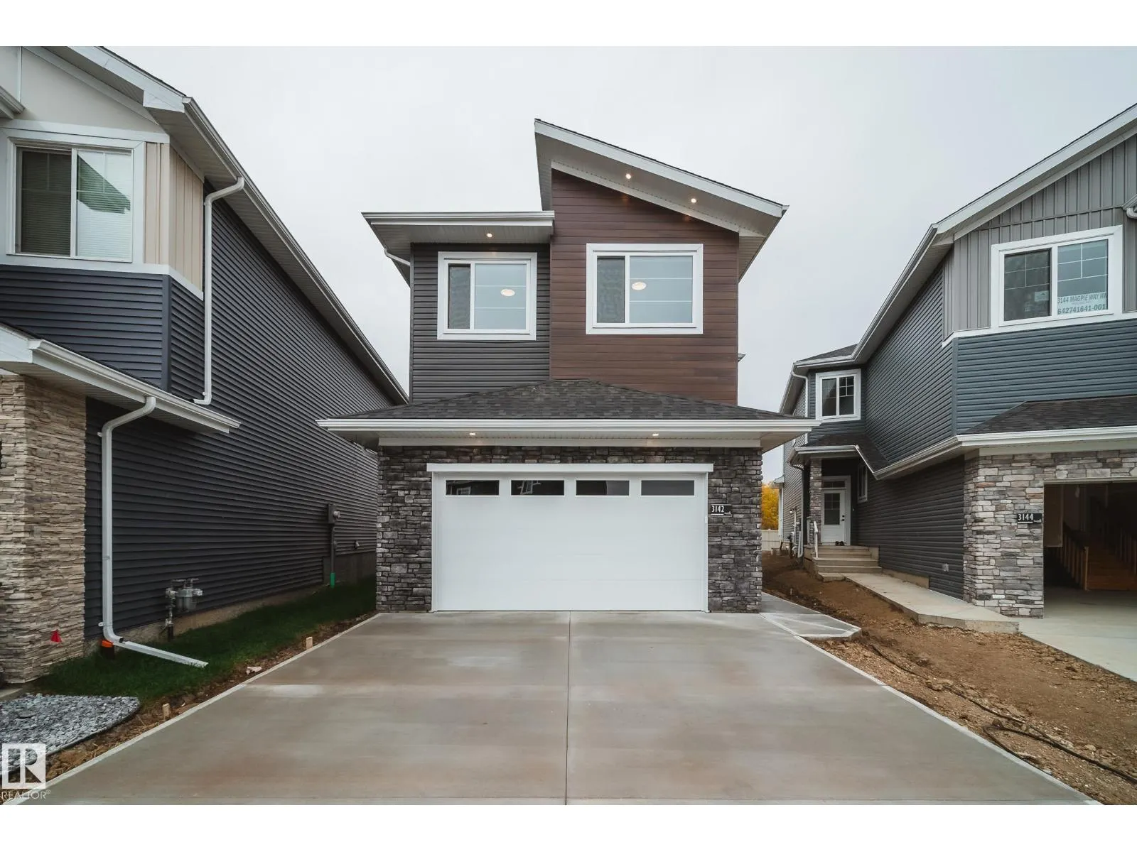 3142 Magpie WY NW