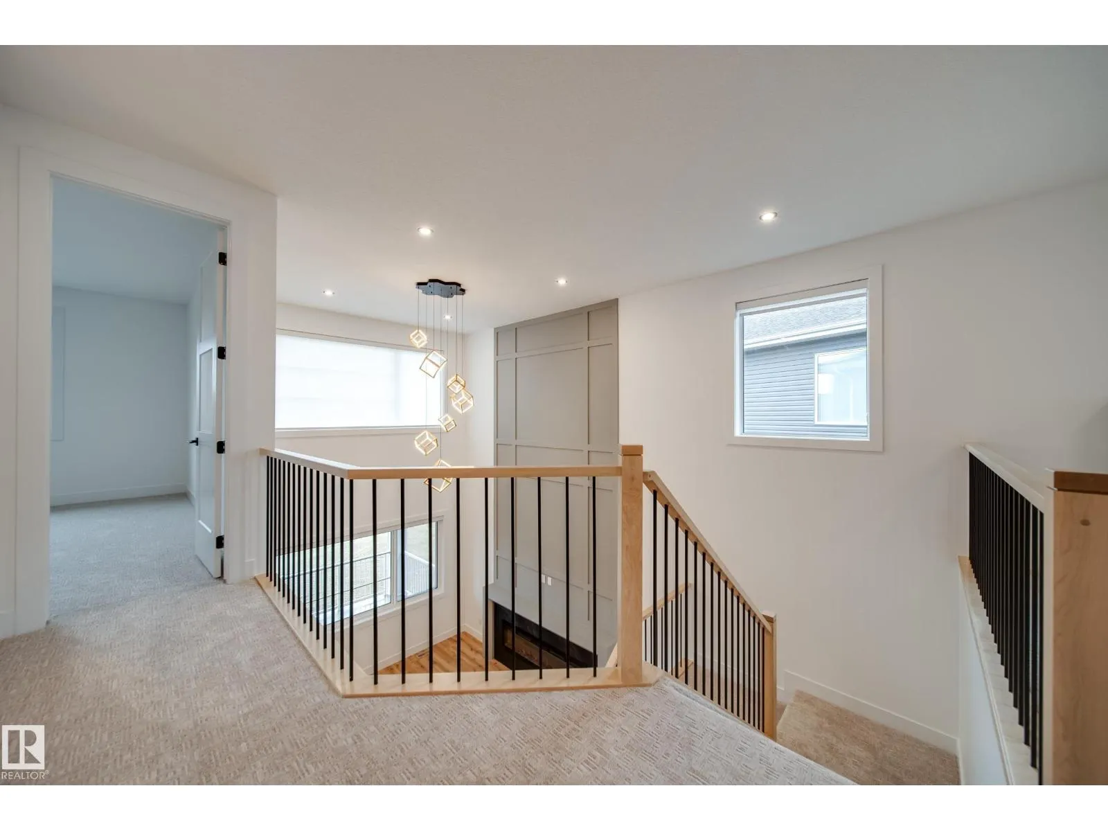 3142 Magpie WY NW