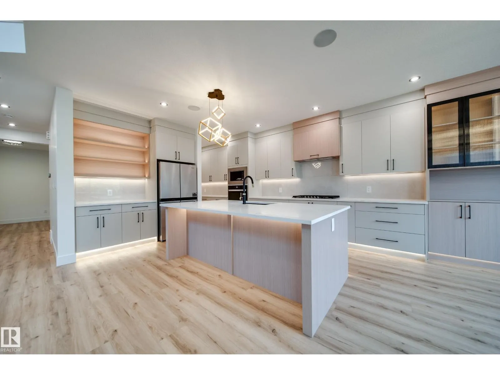3142 Magpie WY NW