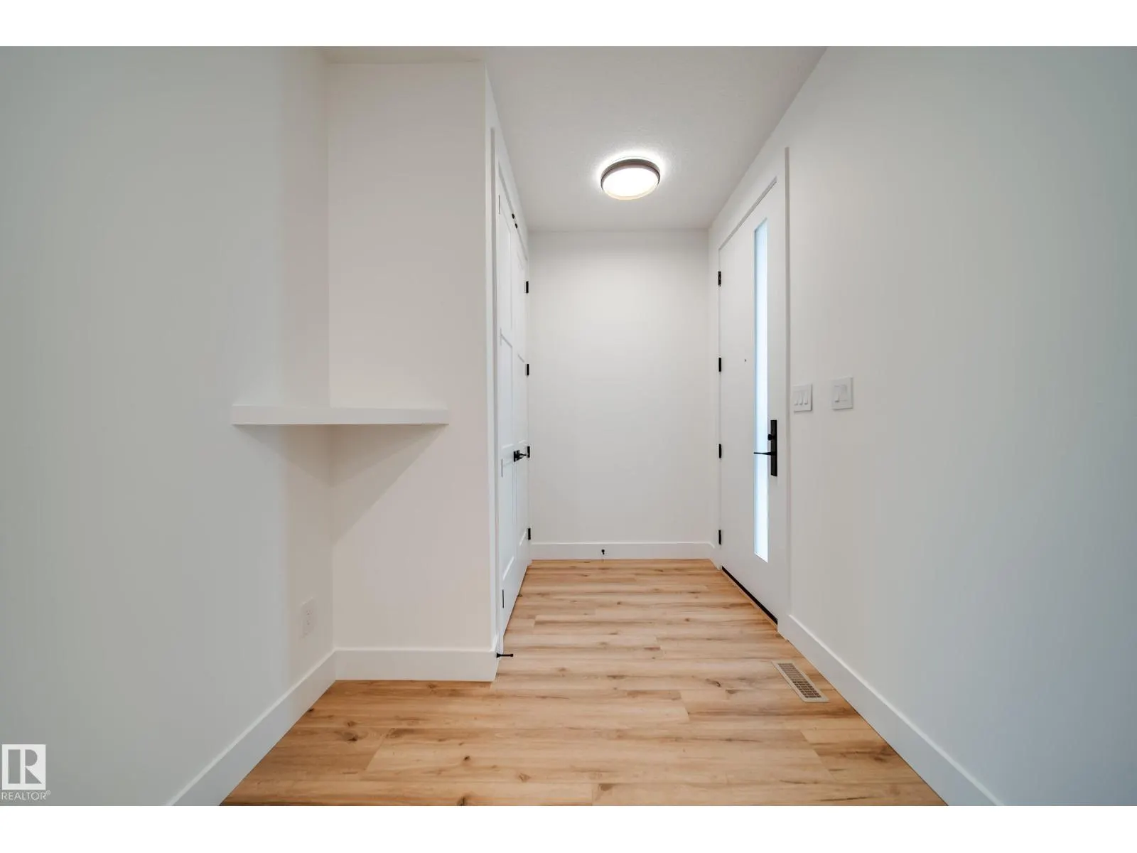 3142 Magpie WY NW