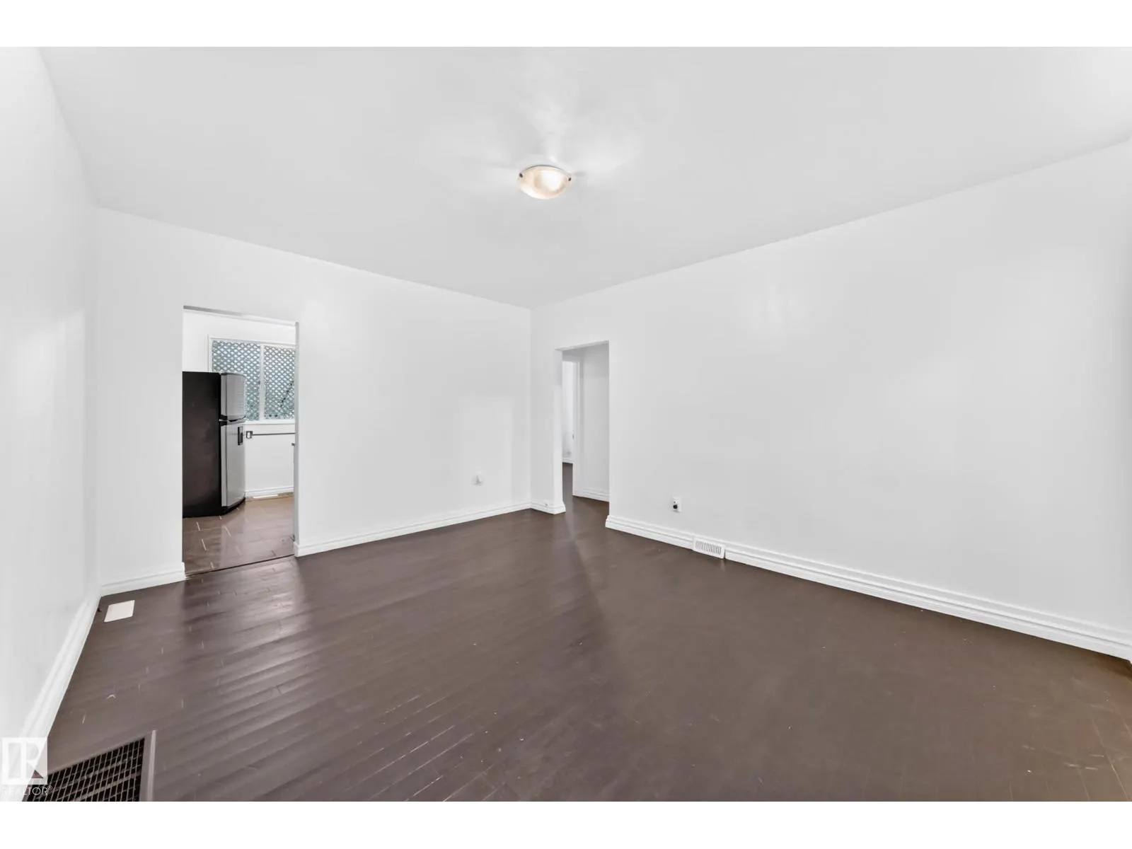 11014 95 ST NW