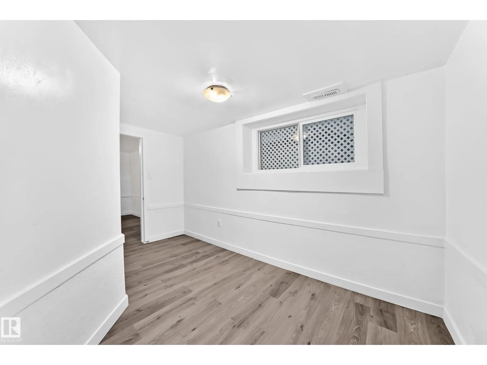 11014 95 ST NW