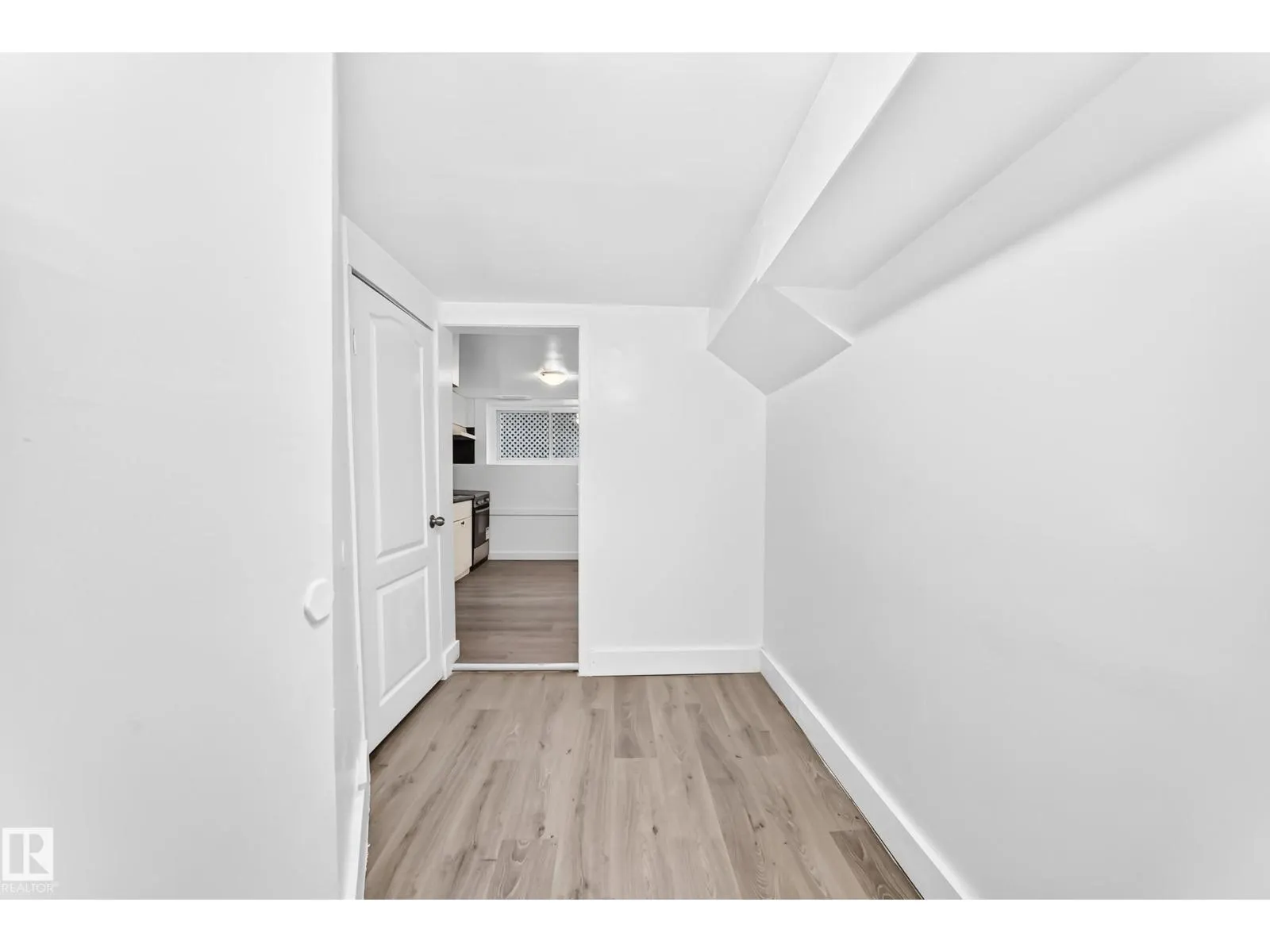 11014 95 ST NW