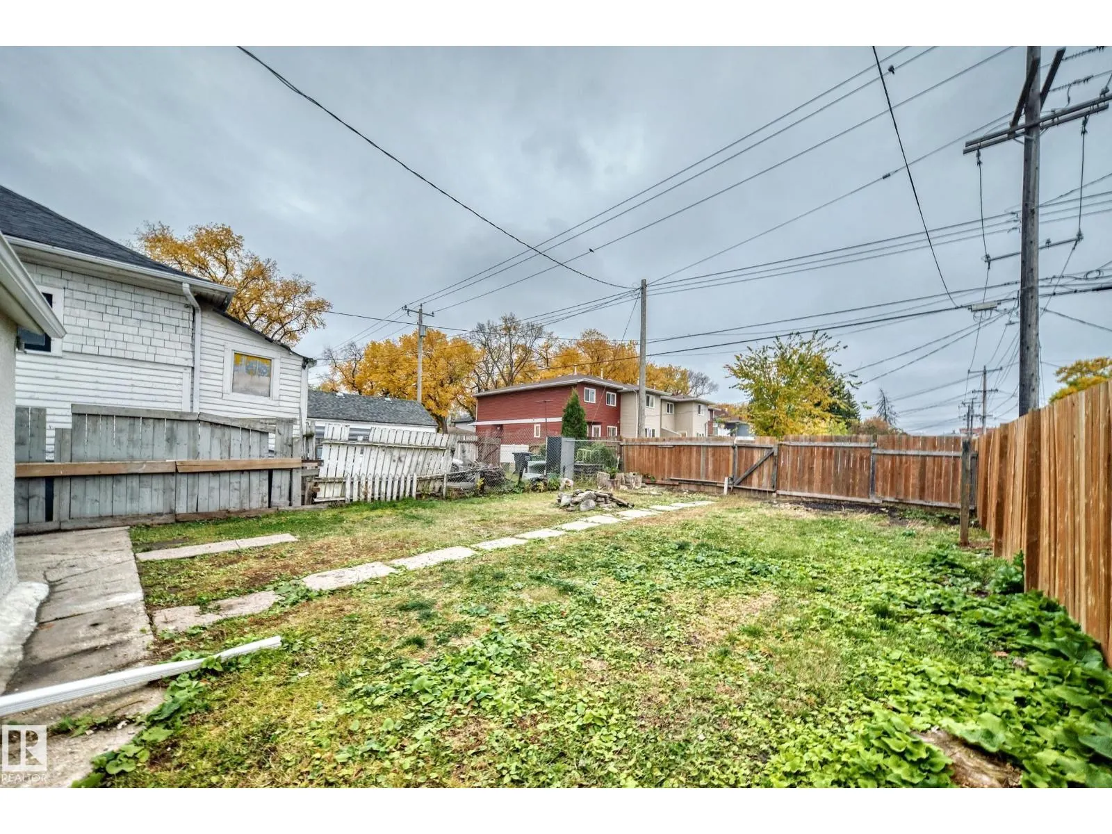 11014 95 ST NW