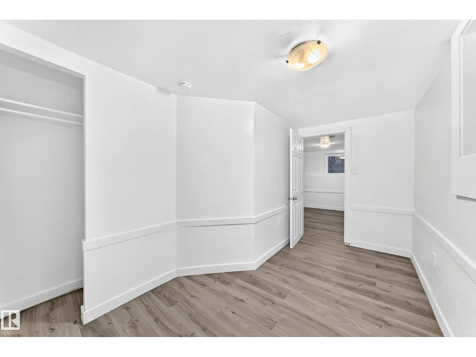 11014 95 ST NW
