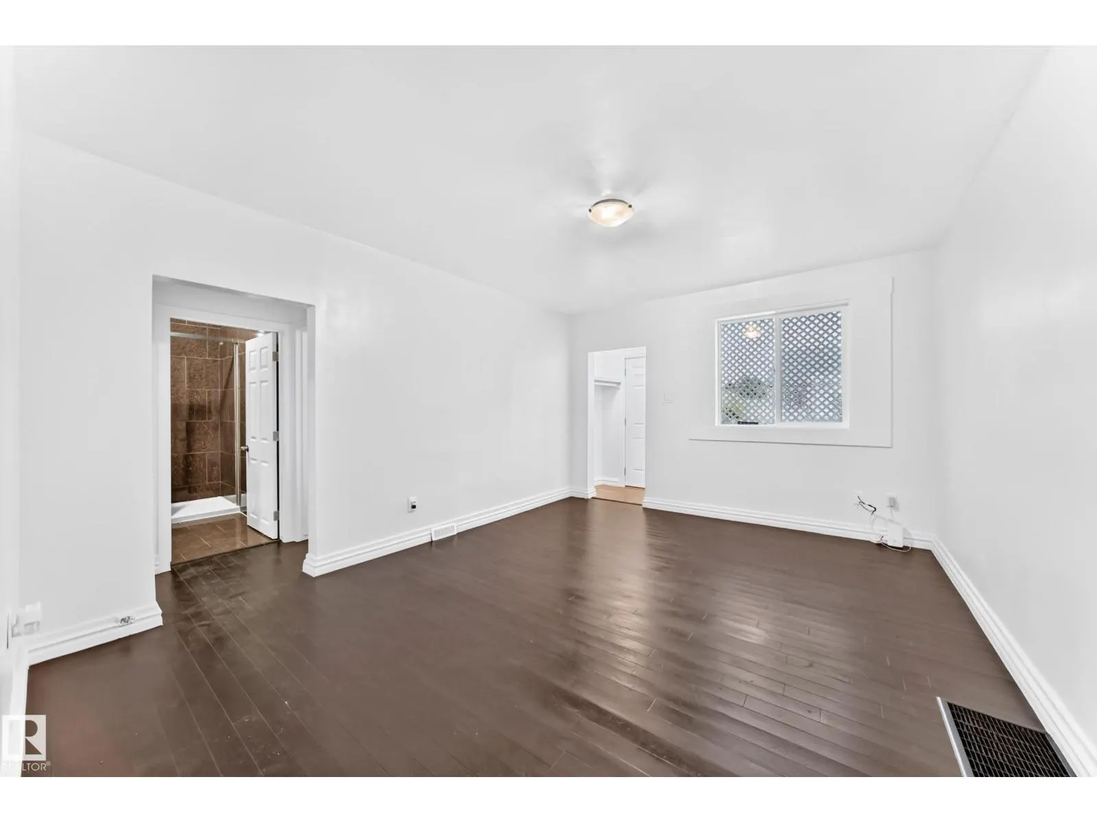 11014 95 ST NW