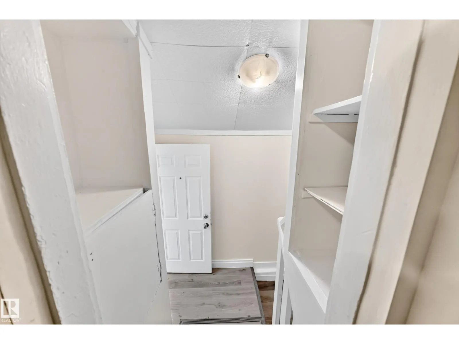 11014 95 ST NW