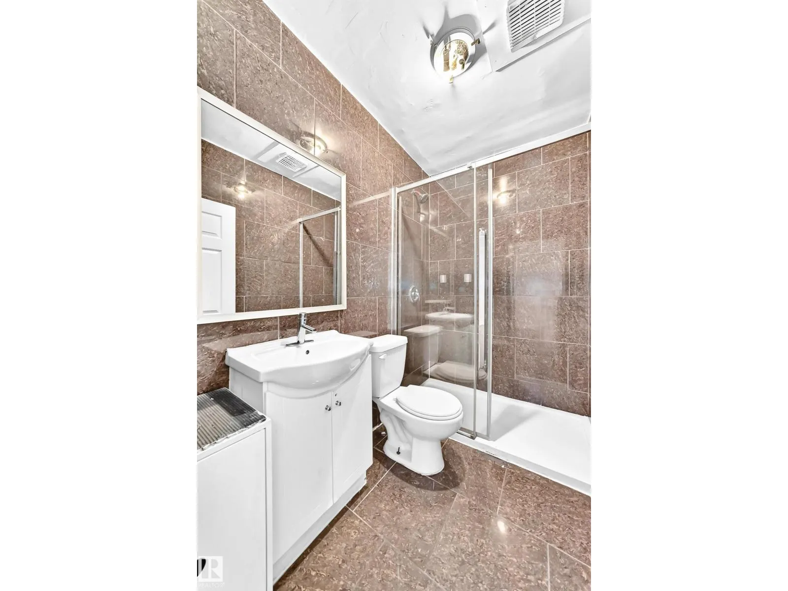 11014 95 ST NW