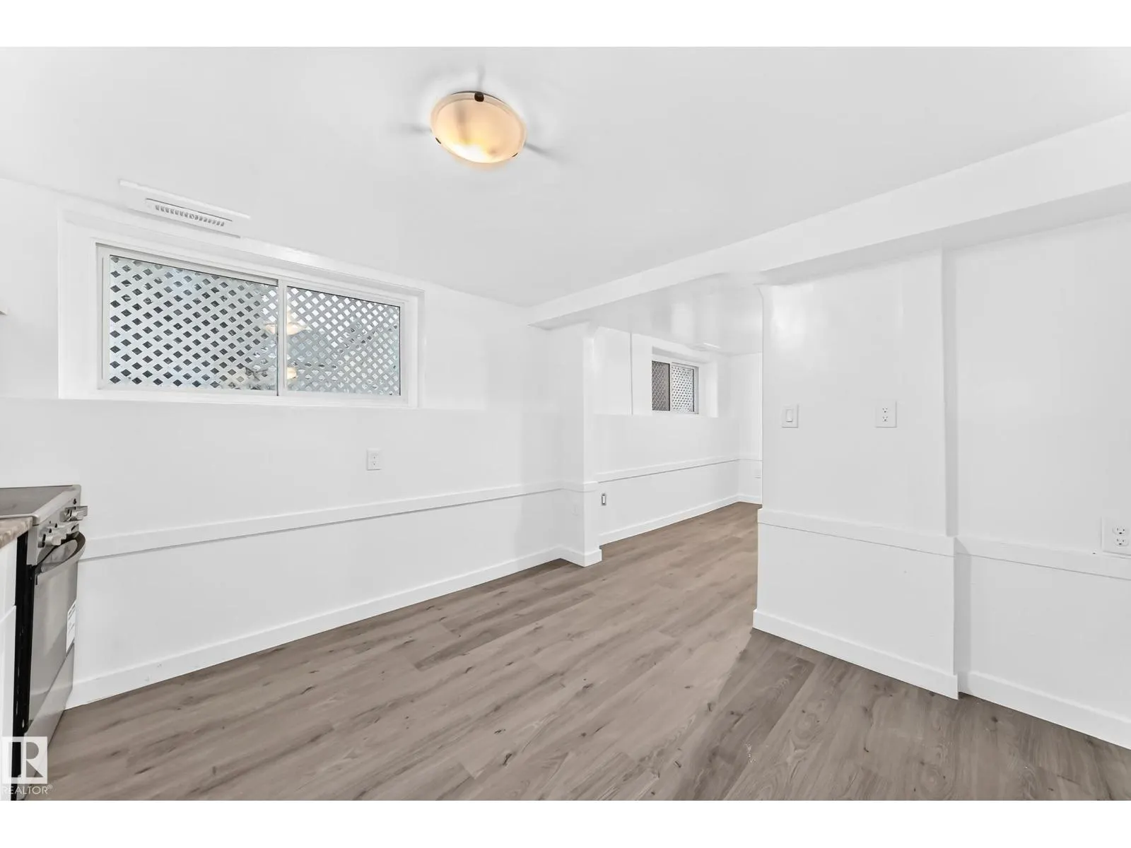 11014 95 ST NW
