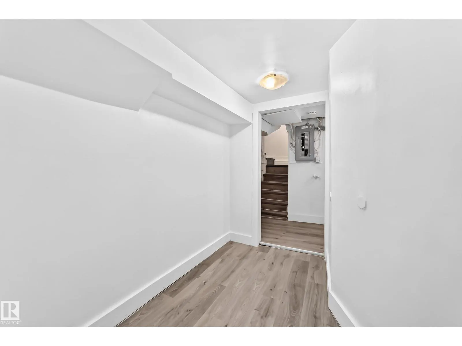11014 95 ST NW