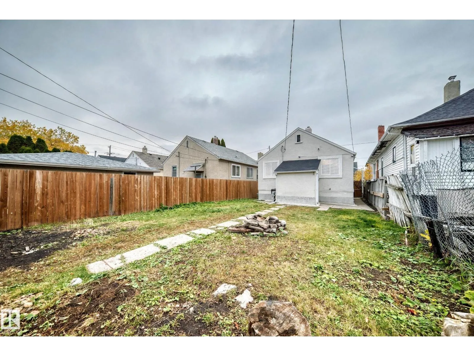 11014 95 ST NW