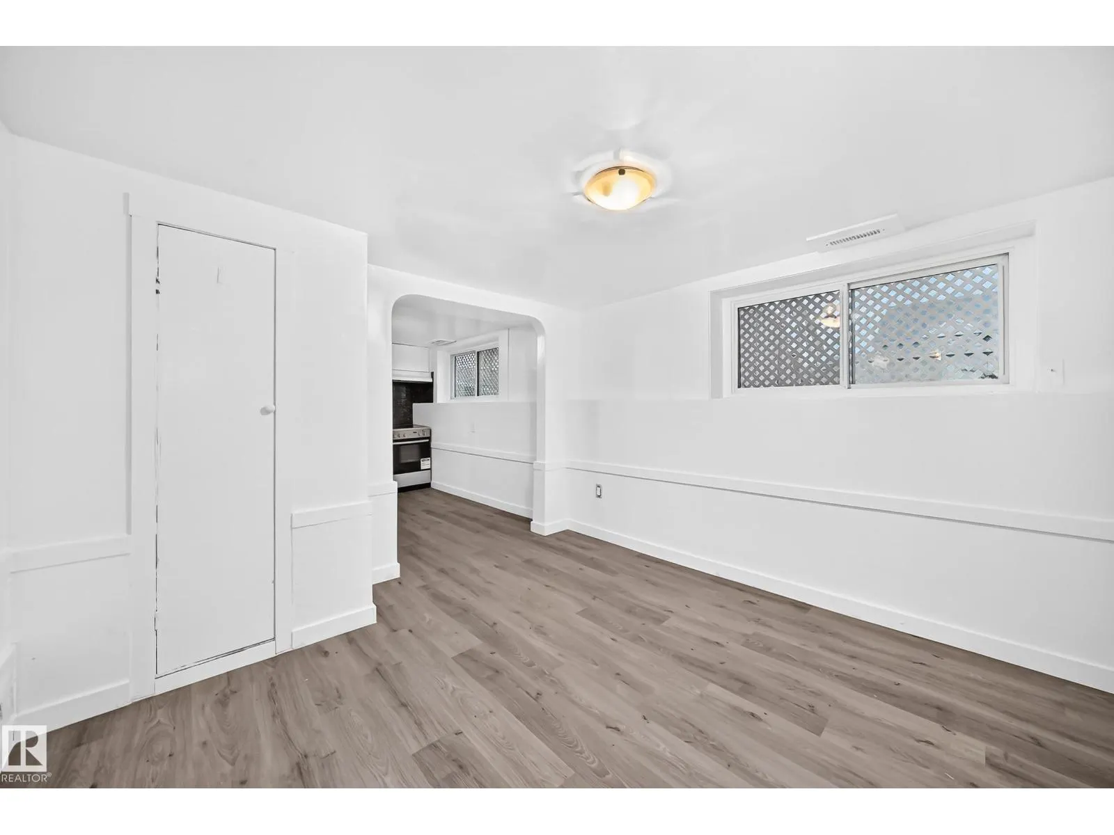 11014 95 ST NW