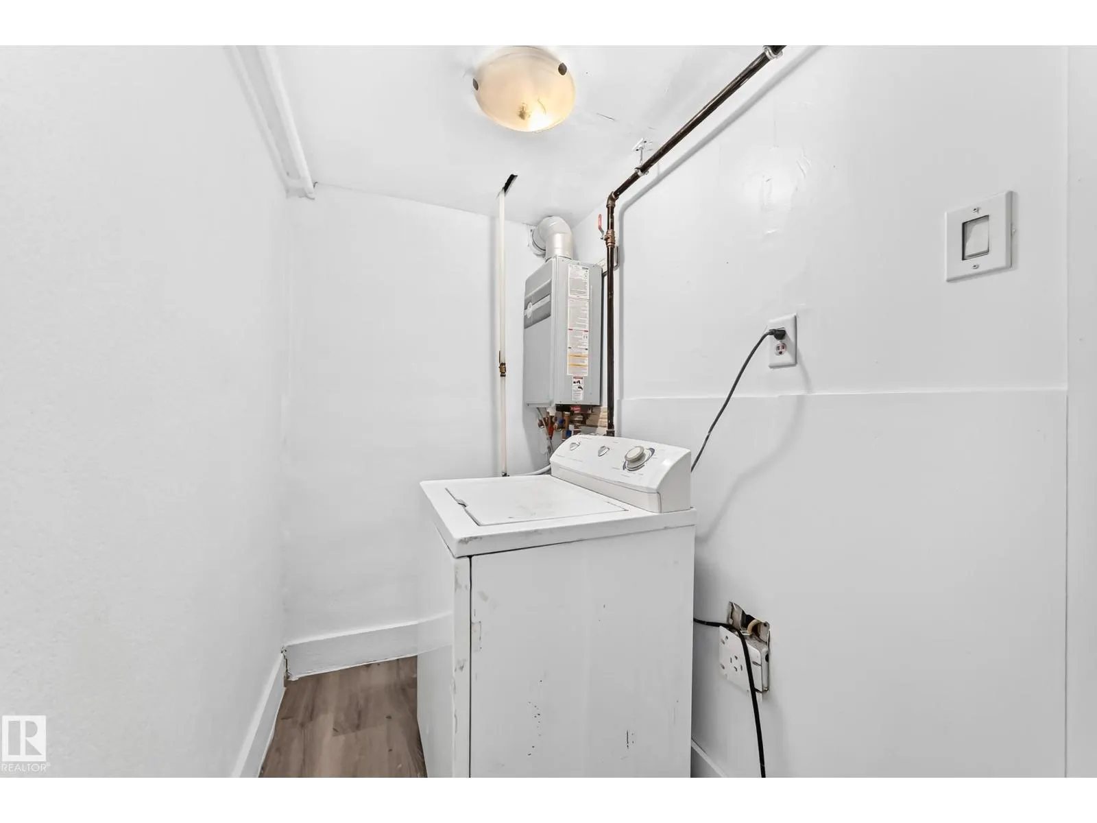 11014 95 ST NW