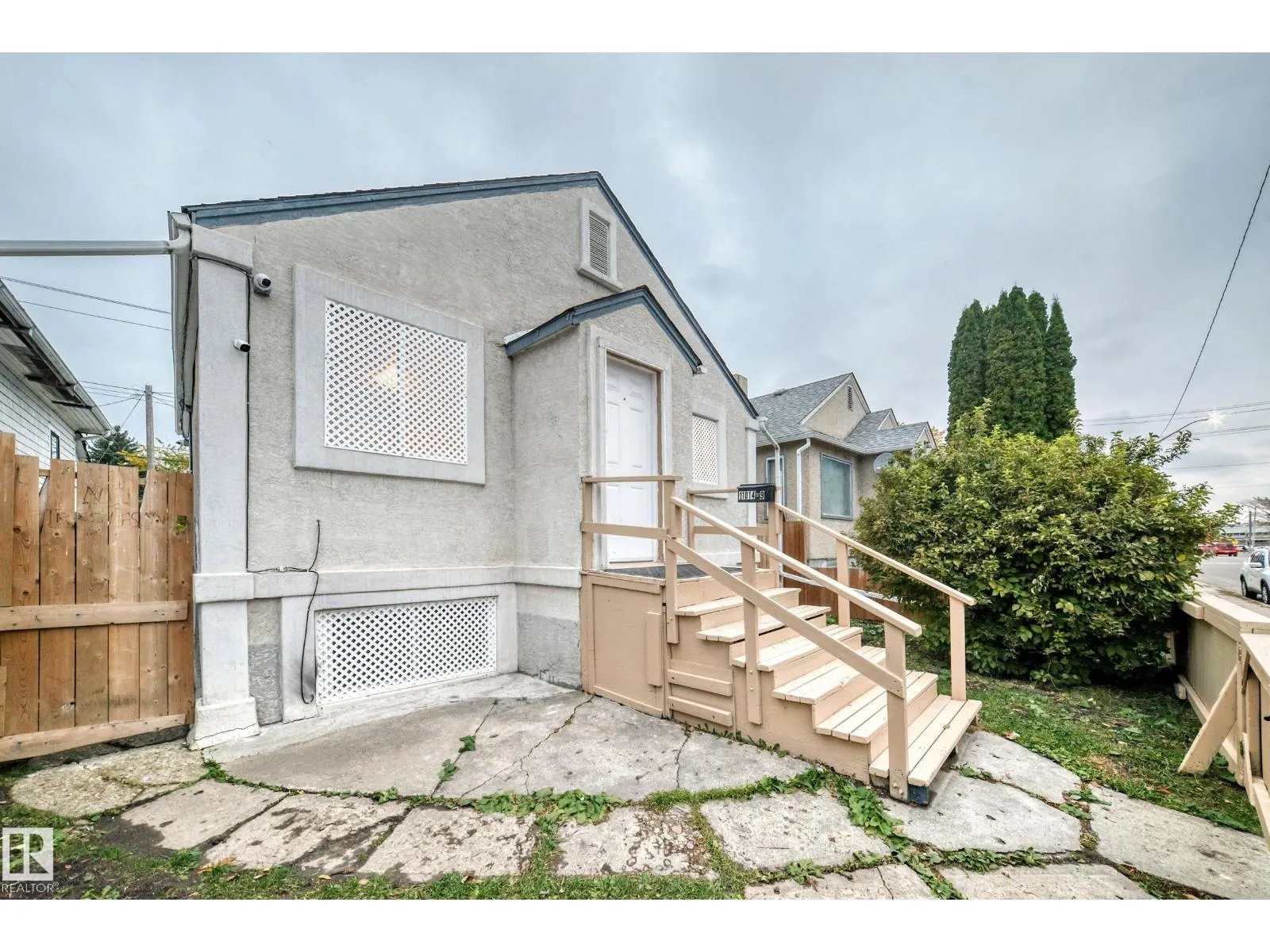 11014 95 ST NW