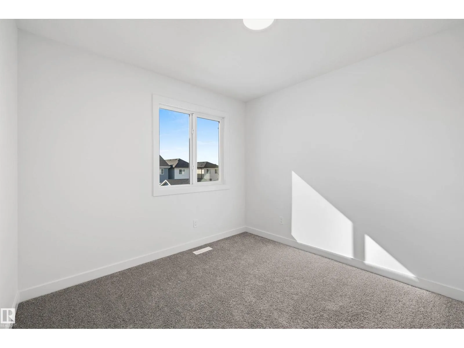 17544 63 ST NW