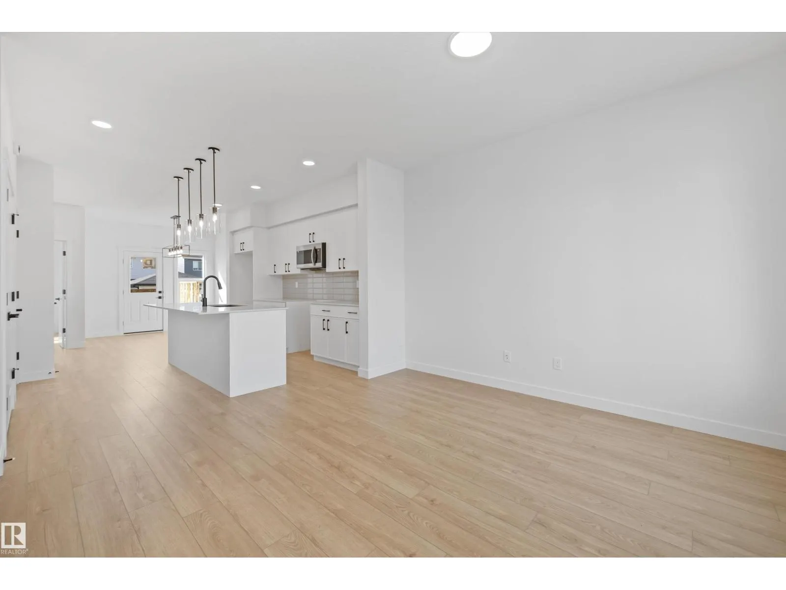 17544 63 ST NW