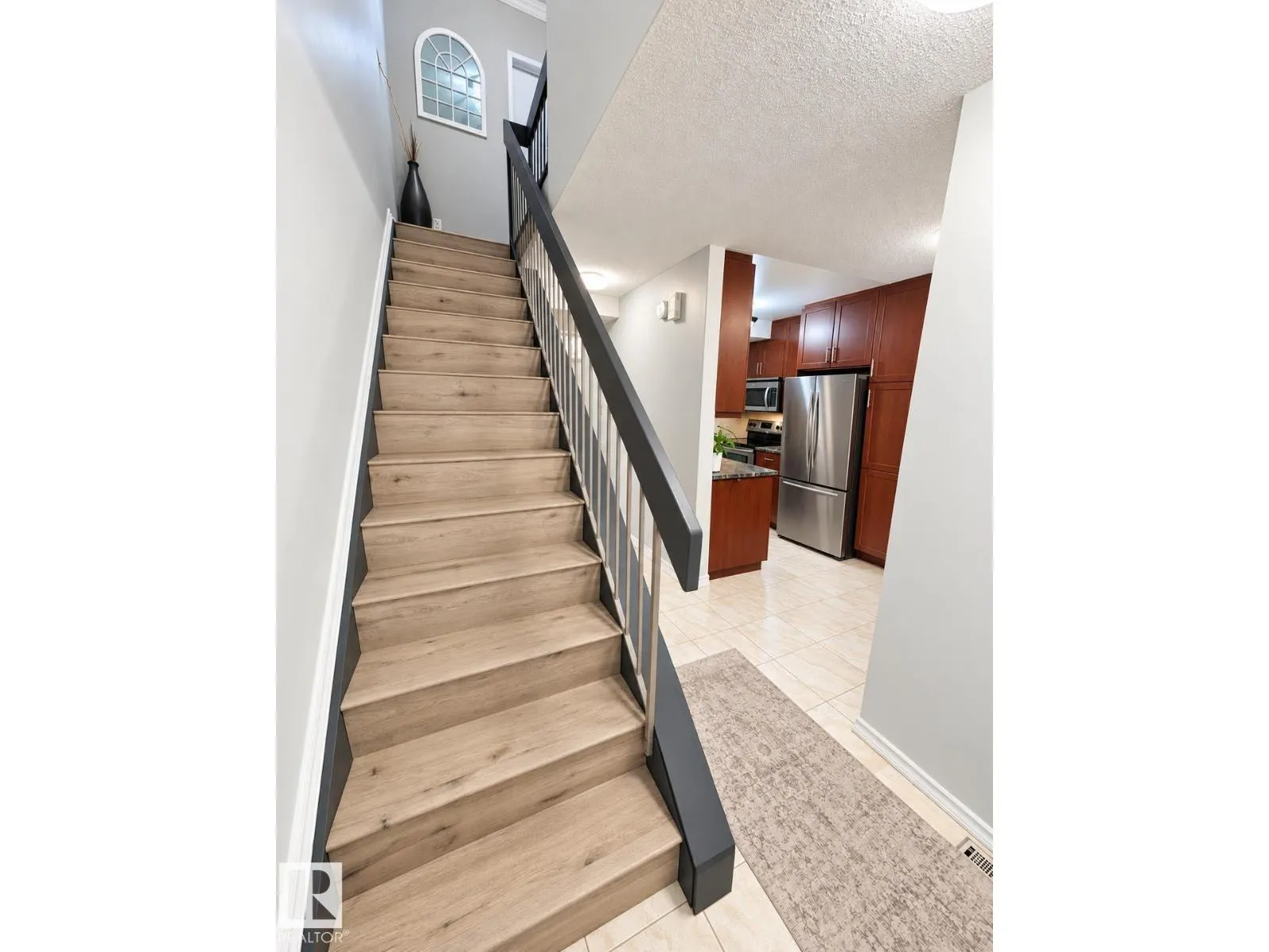 12034 25 Ave NW