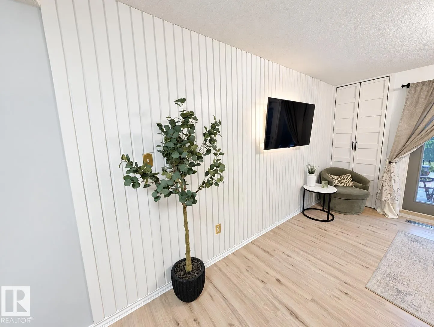 12034 25 Ave NW
